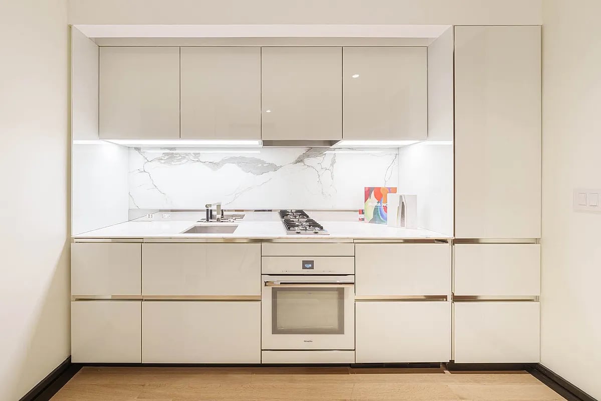 53 W 53rd St, #15D
