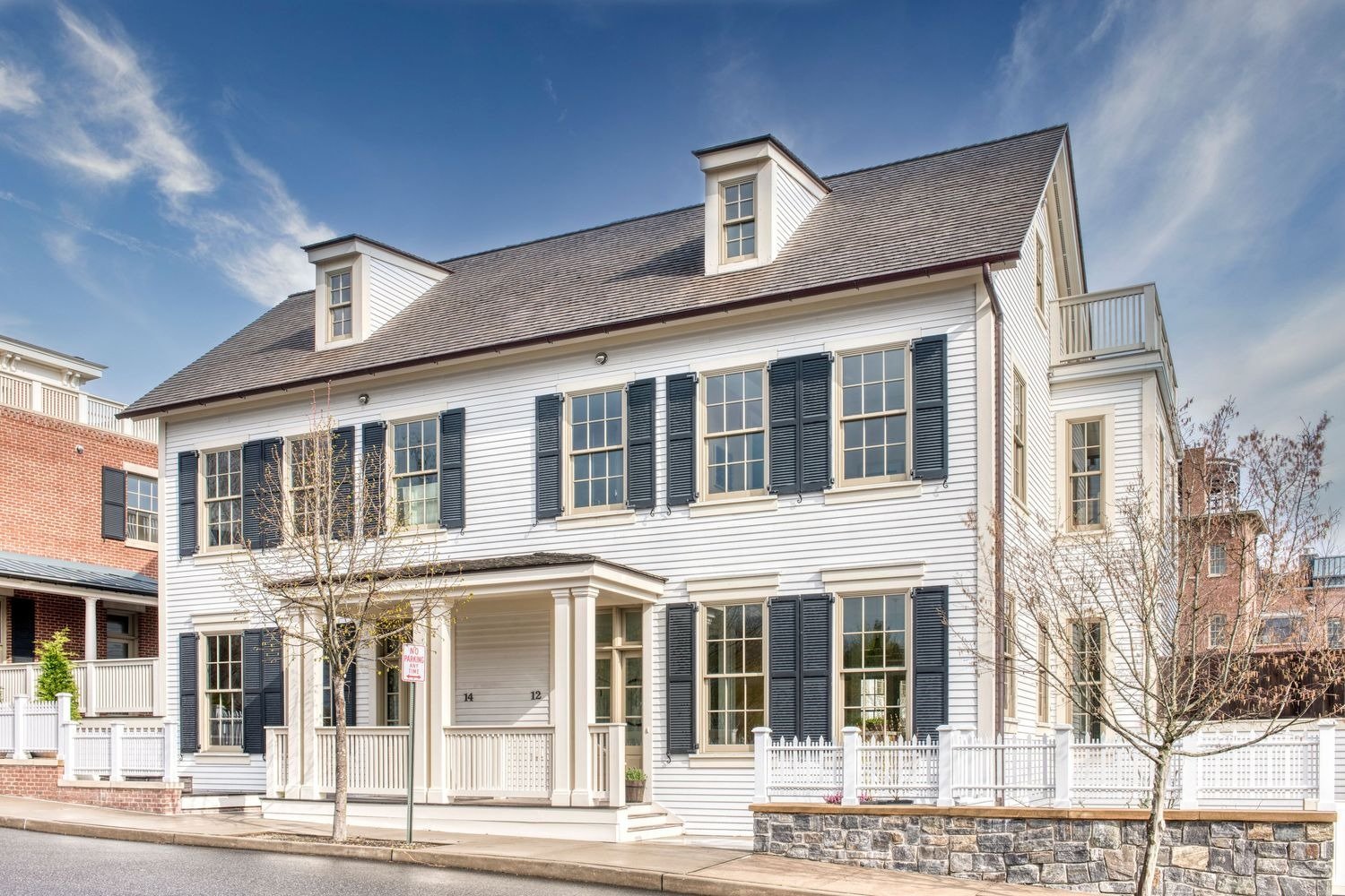 Chic, Unique & Spacious Watchcase Townhouse