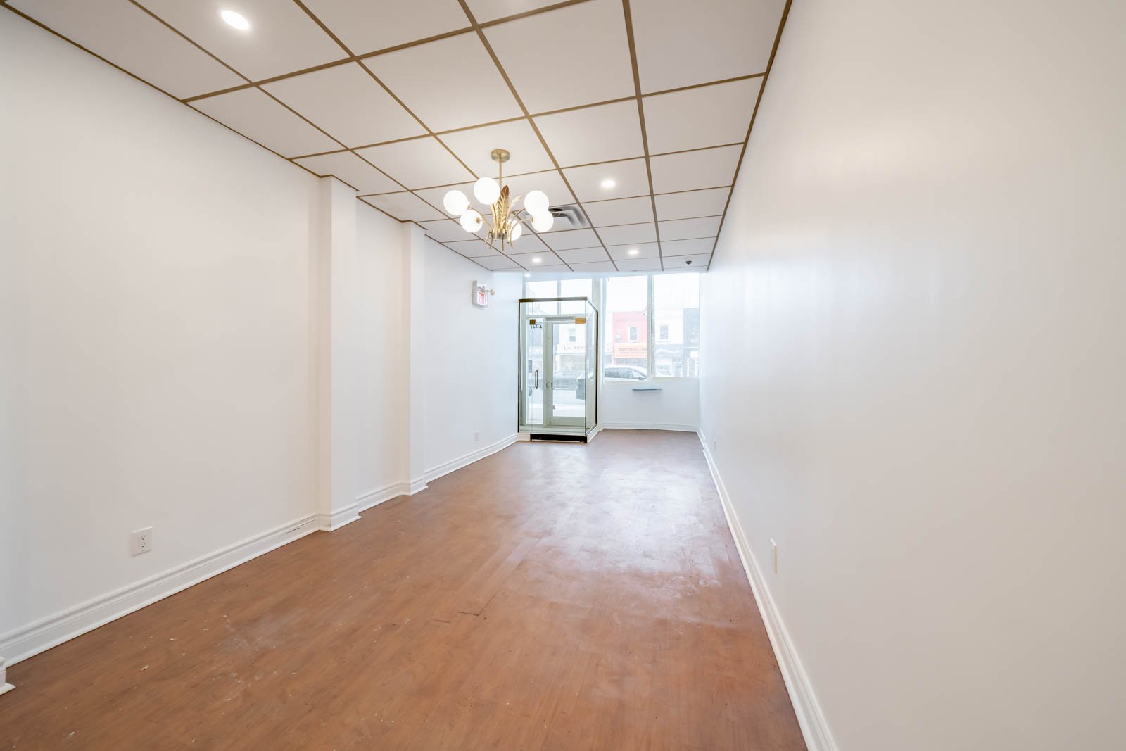 2657 Yonge St Main 