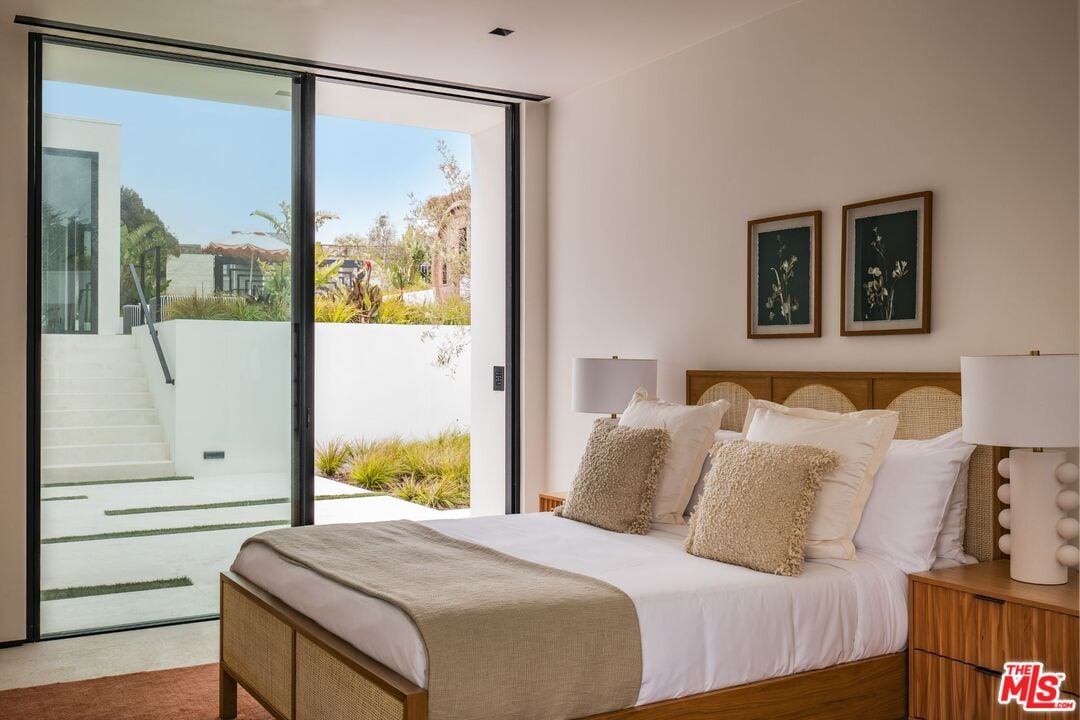 Skyreach Manor, Dume Dr, 90265