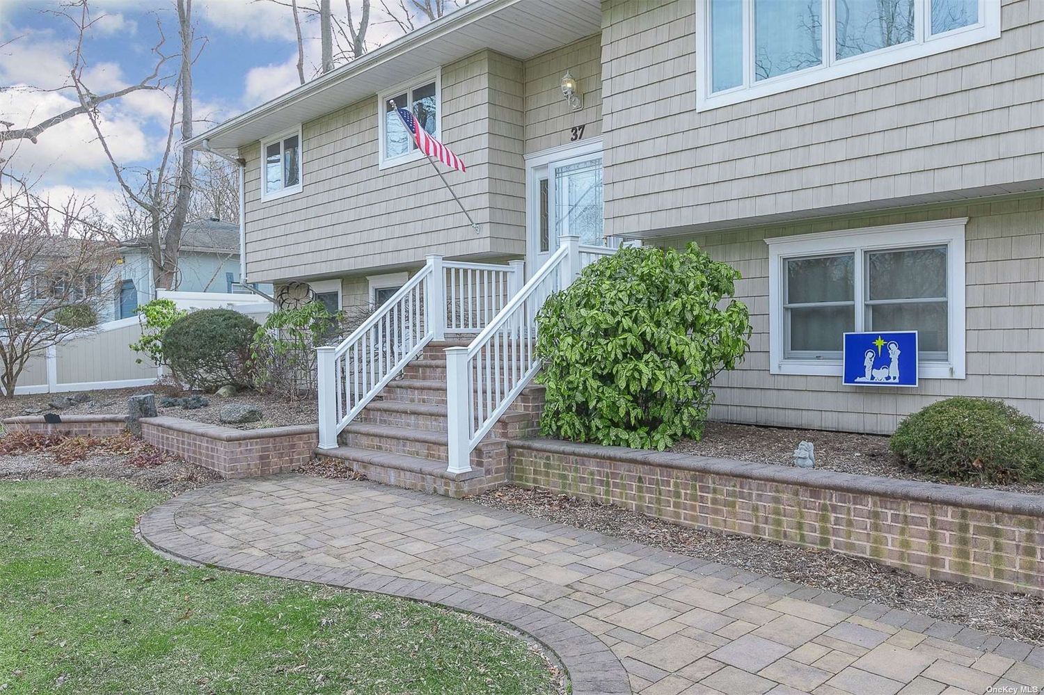 37 Laurel Rd