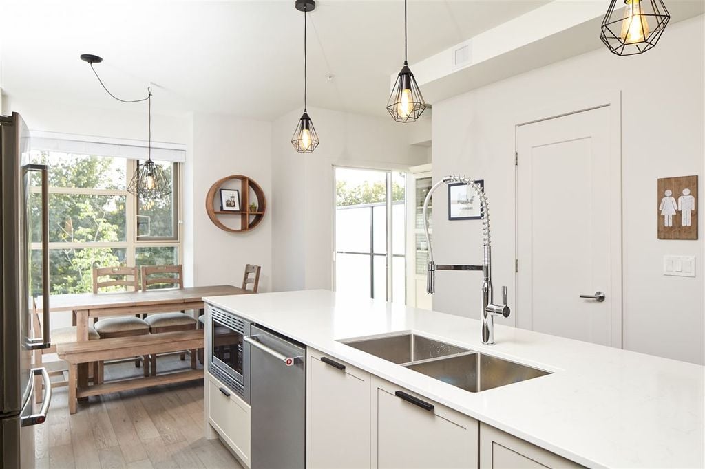 244 E 5 St, #6