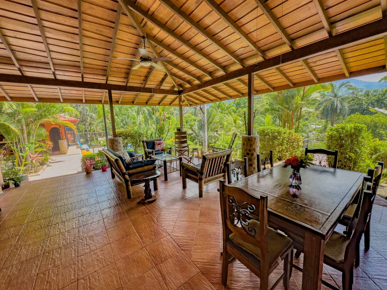 Ojochal Mountain View Home with Pool, Guest House & Gardens