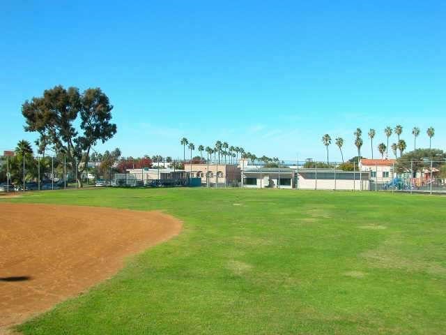 4657/63 Santa Monica Ave