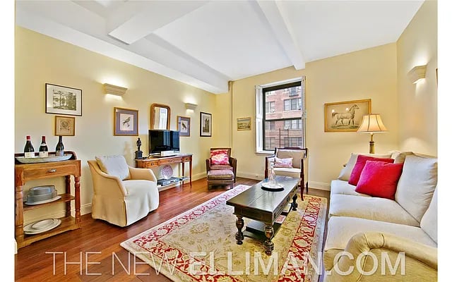 23 East 10th Street Unit: 321