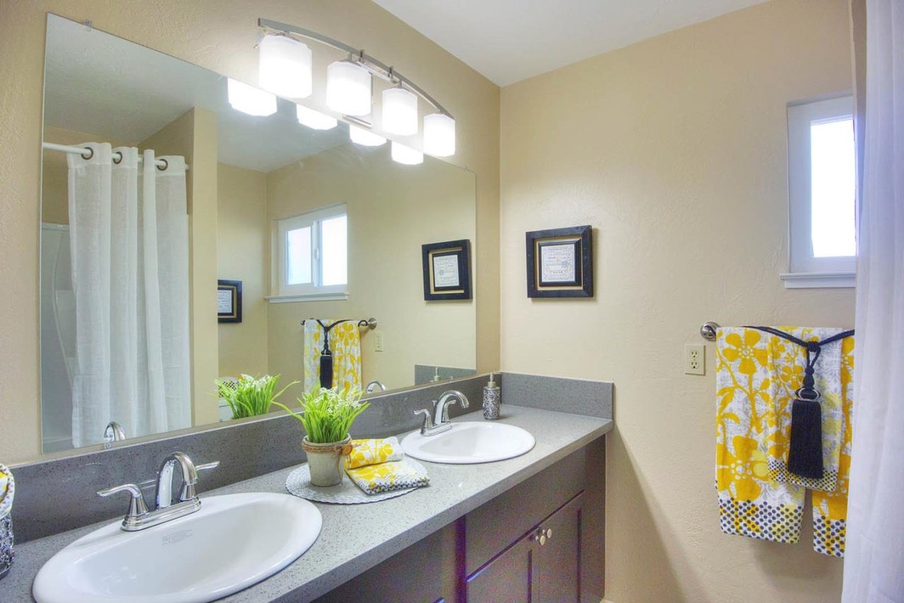 455 S Park Victoria Dr