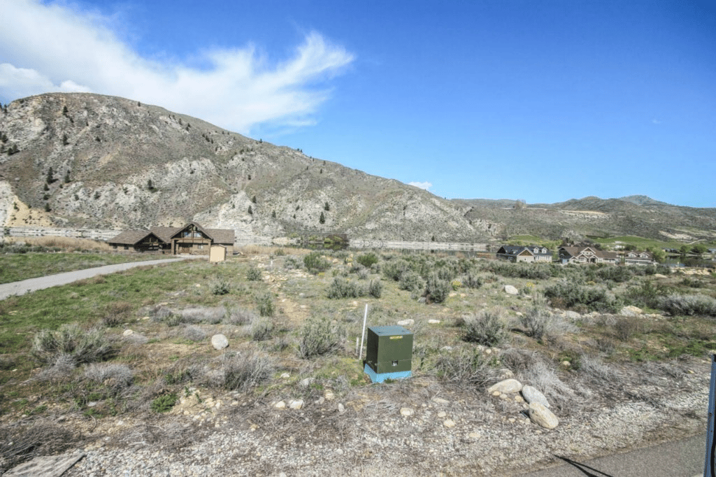 216 Vineyard Dr
