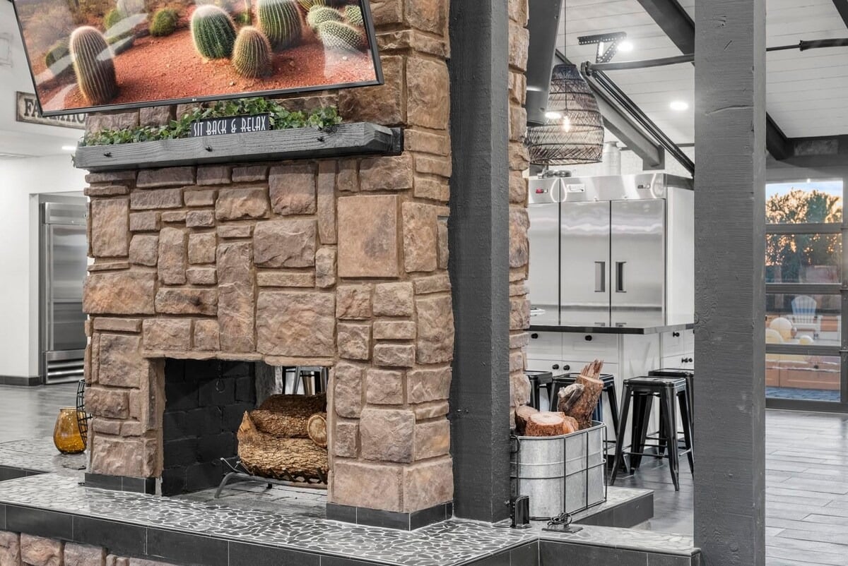 Phoenix Luxury! Pickleball | Free Heated Pool | Hot Tub