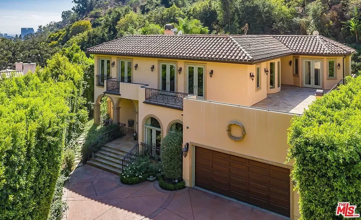 1447 San Ysidro Dr