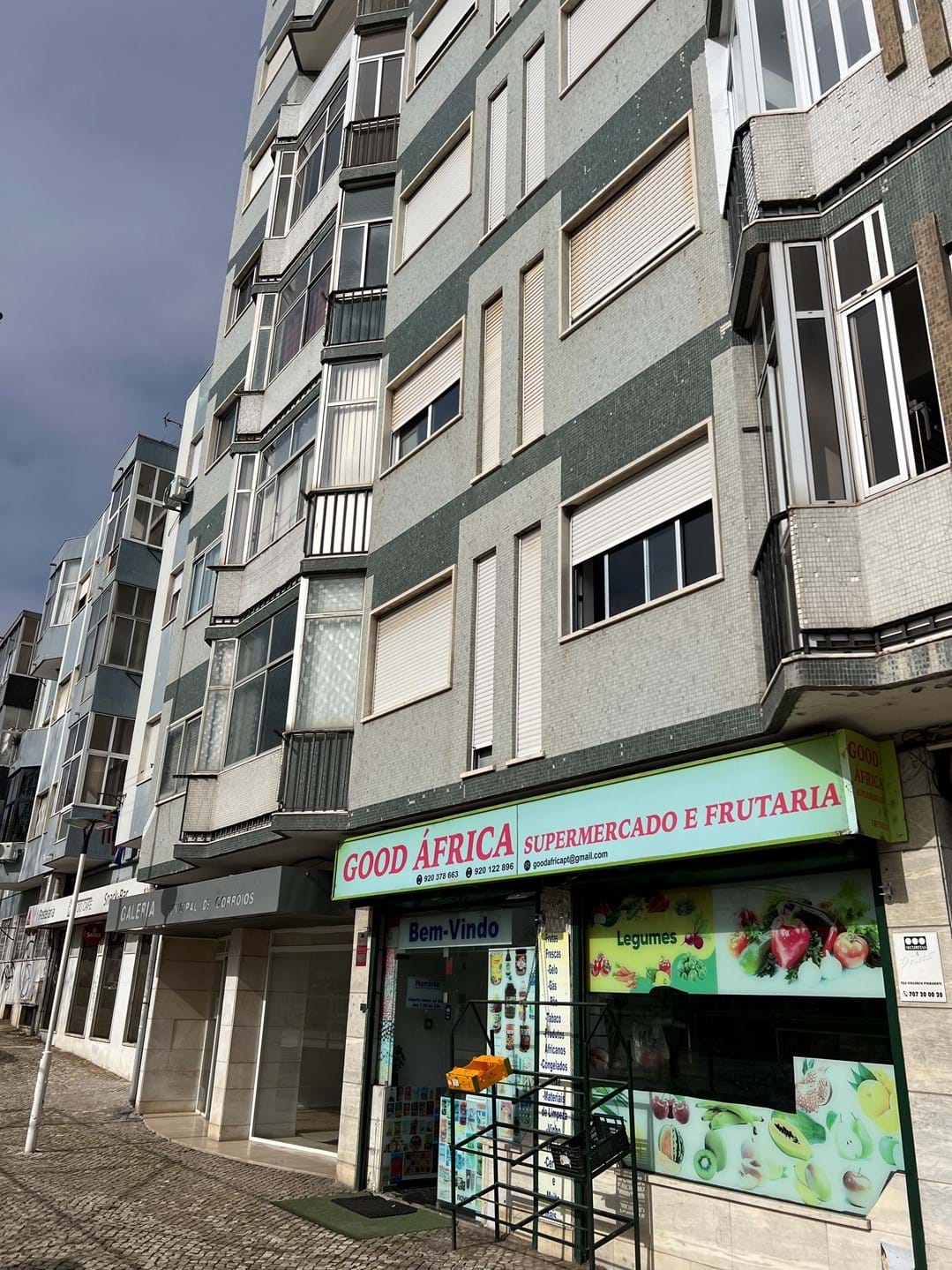 Prime Commercial Space Near Lisbon – Tenant in Place – 5% Annual Return