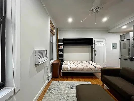 420 West 46th St #A1