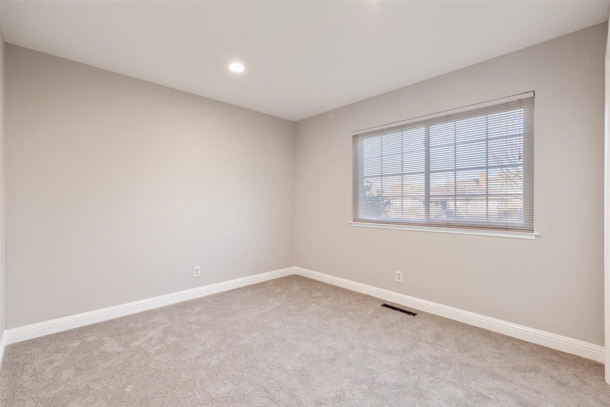 219 Thomas Dr