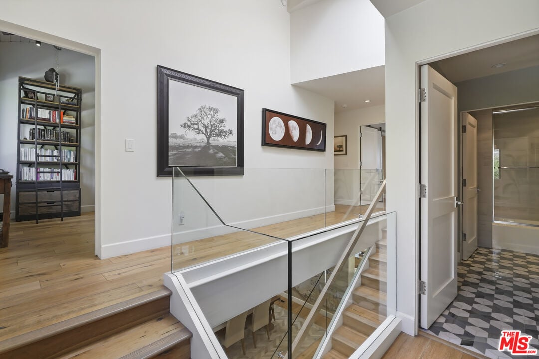 Solis Vista, Serra Rd, 90265