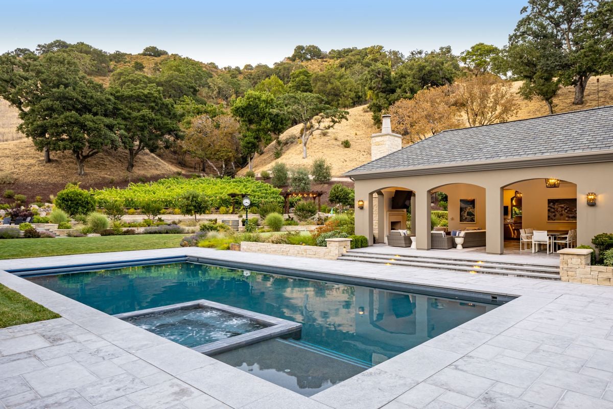 Introduction video of Ann's teammate