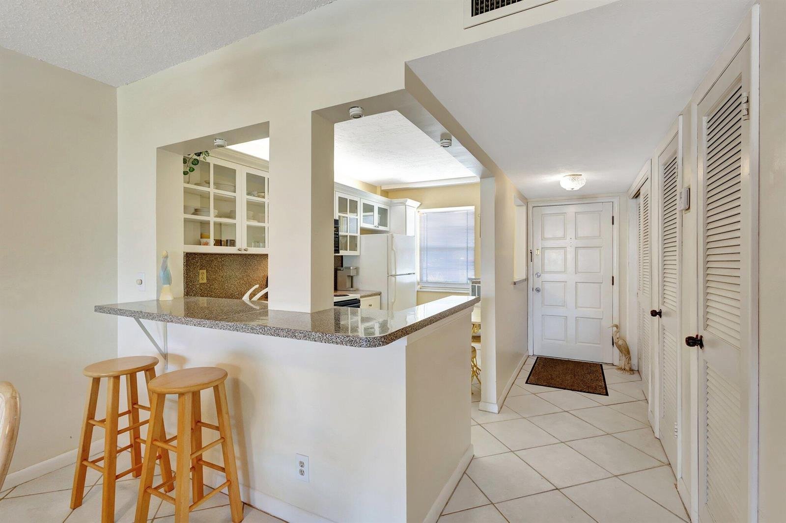105 Paradise Harbour Boulevard #109