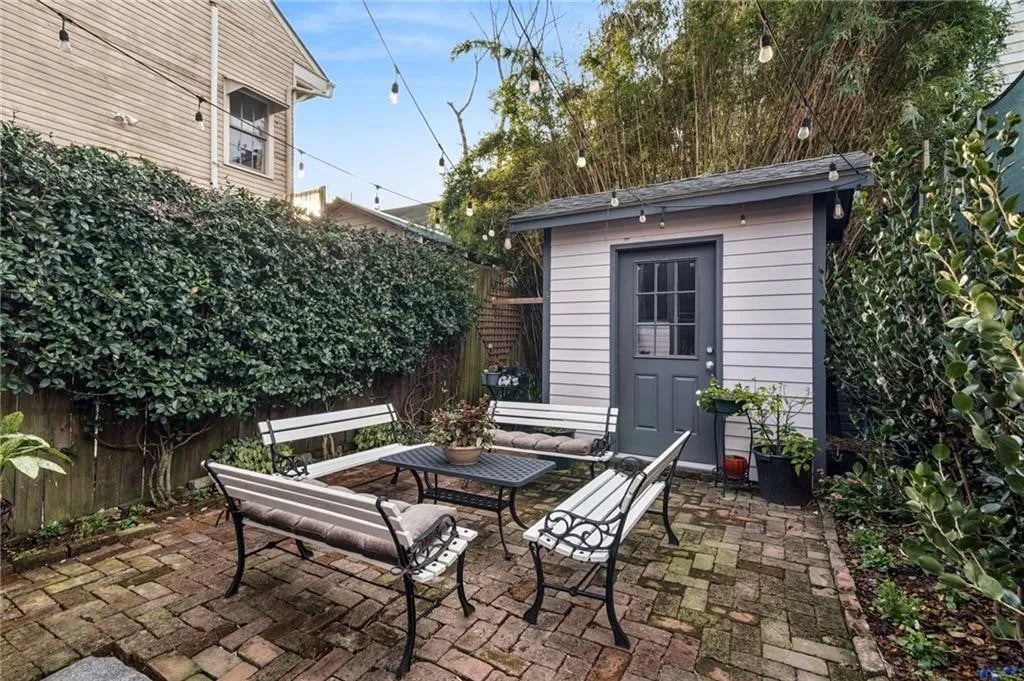 1227 Annunciation St