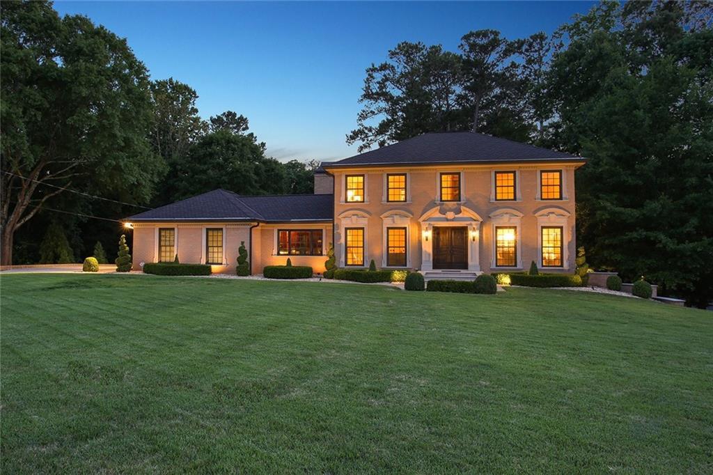 3097 Beechwood Dr SE