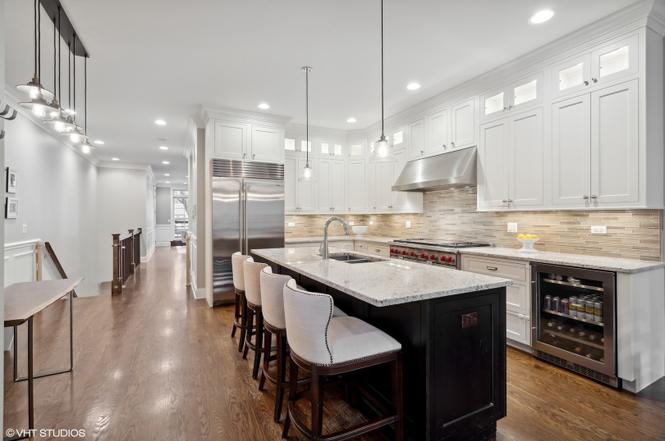 2732 N Seminary Ave #1