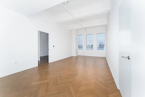 184 Kent Avenue #C212