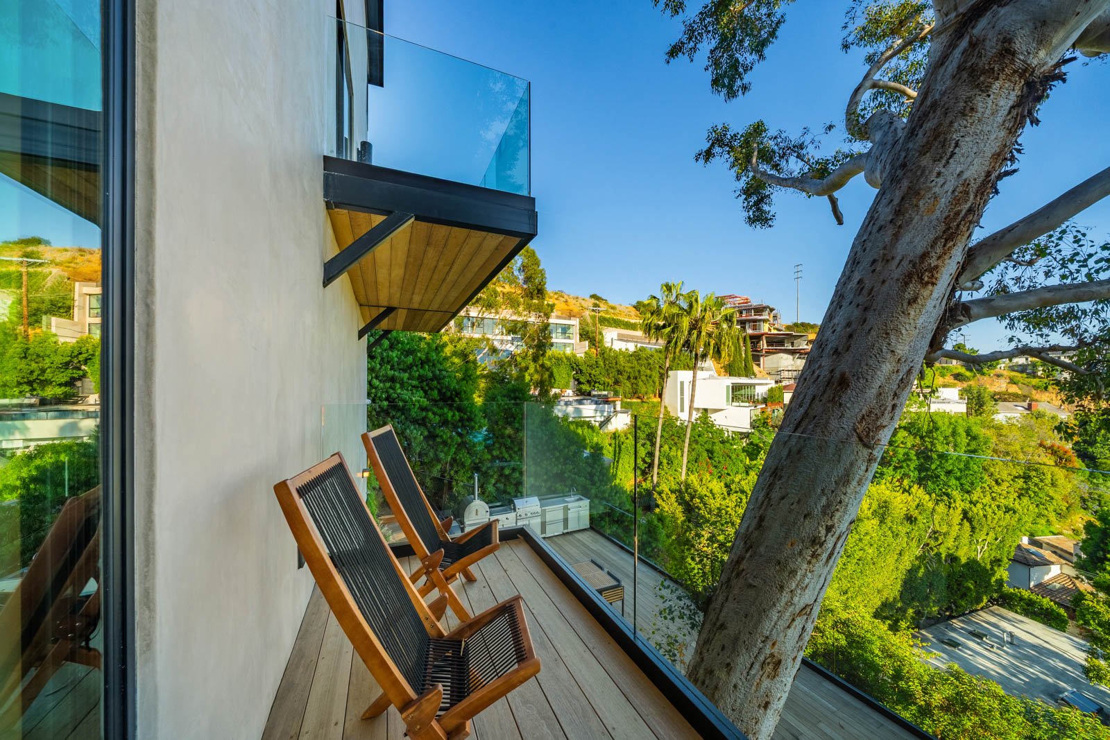 Hollywood Haven ⛰️