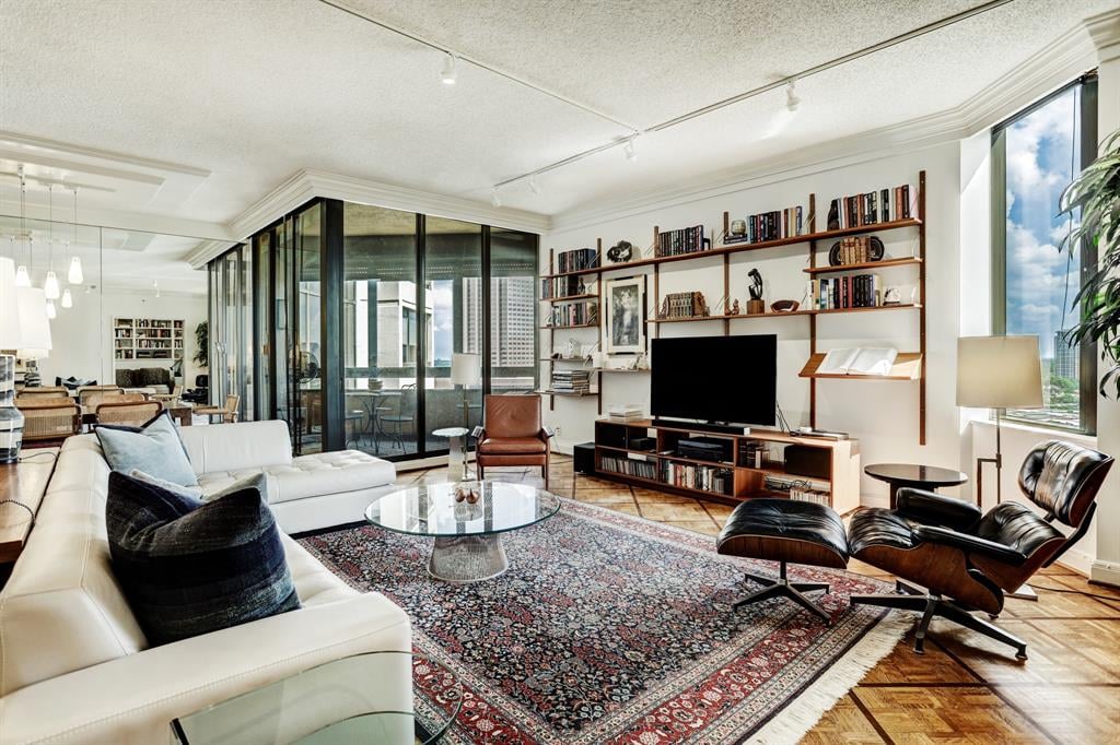 5555 Del Monte Dr, #1705