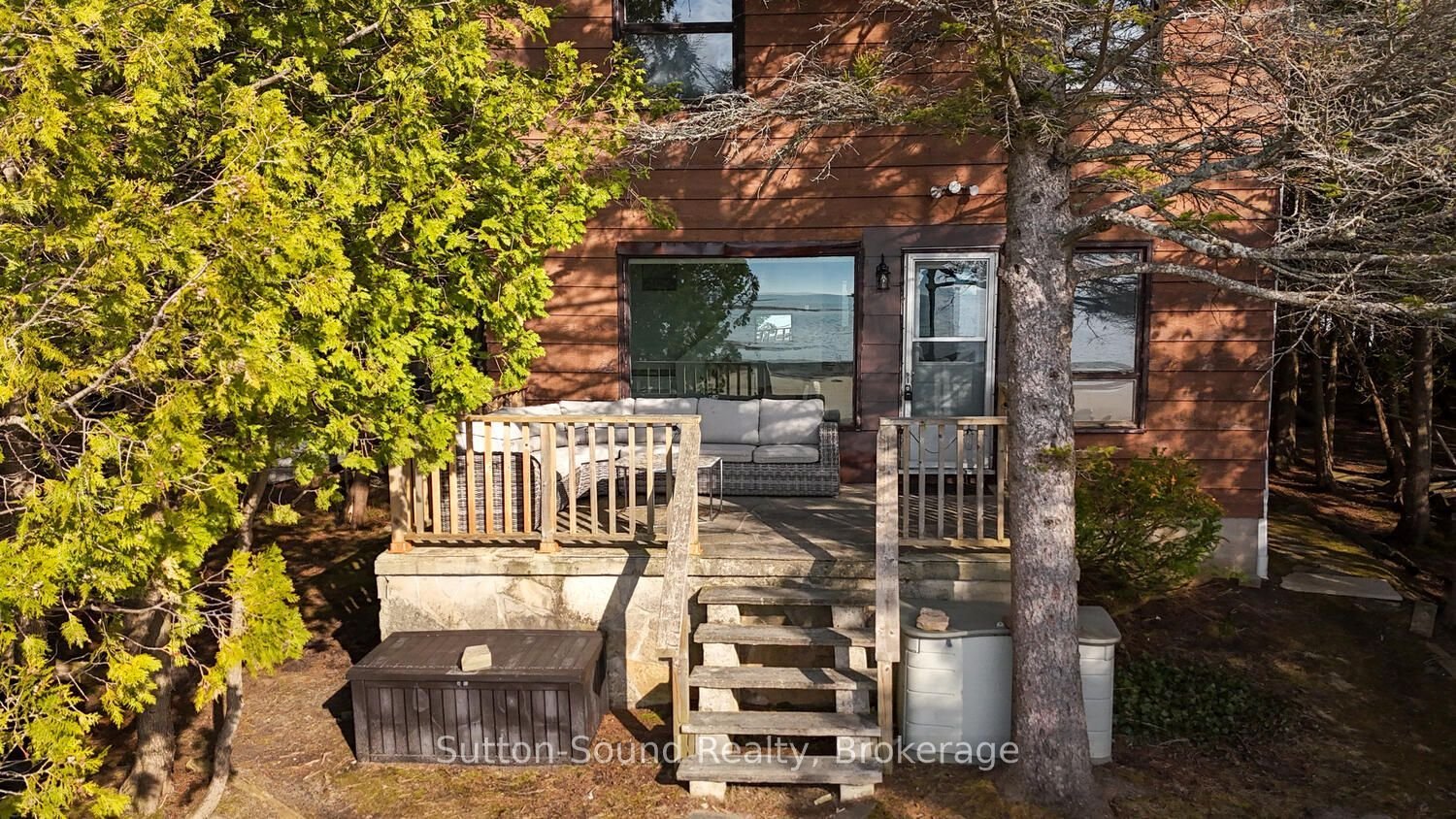 604 Bay St