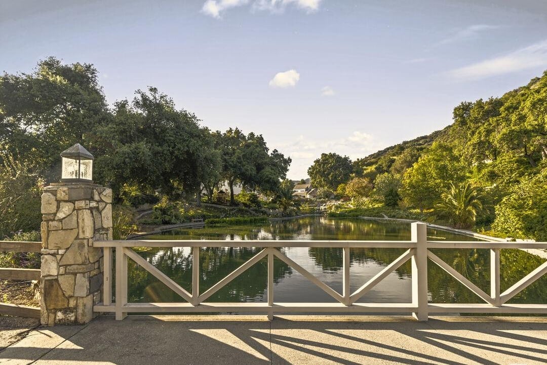 3100 Mandeville Canyon Rd