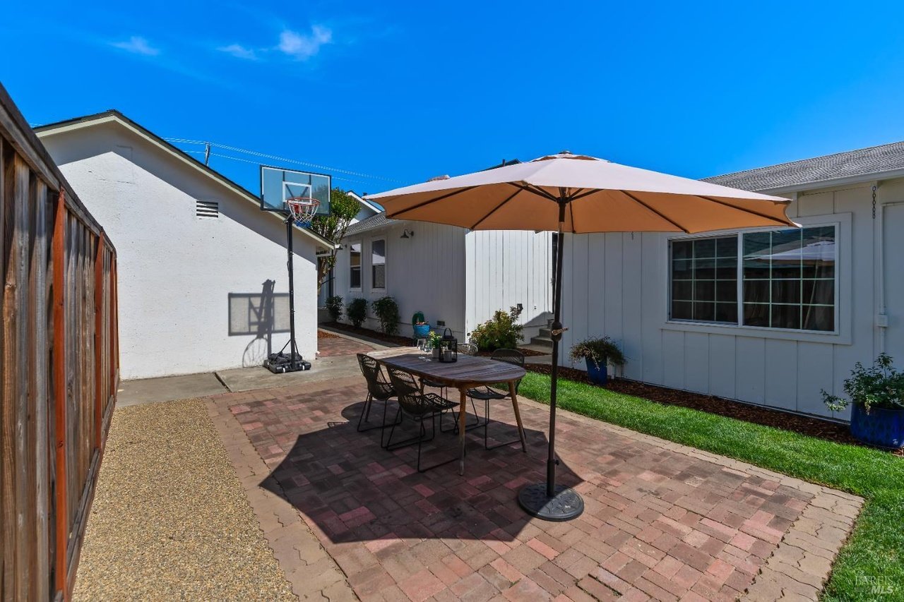 2387 Yajome St