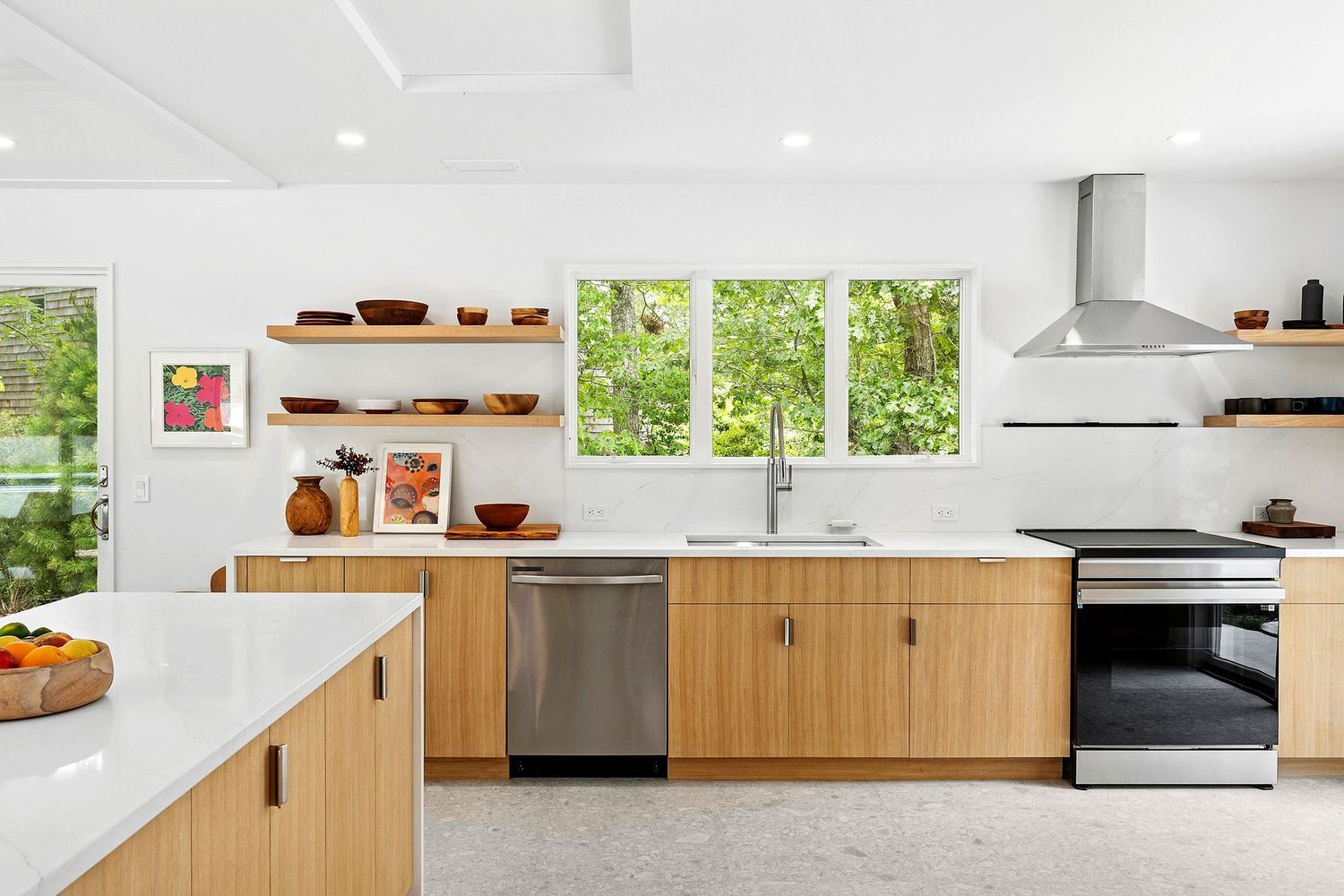 Whitecrest: Mid-Century Modern, Gut-Renovated and Gorgeous