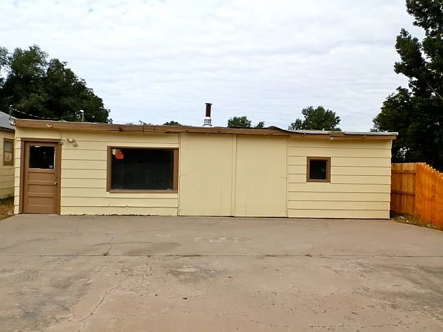 690 Hwy 50