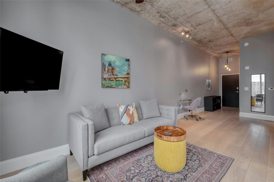 360 Nueces St, #1615