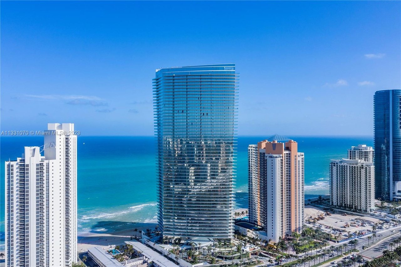 18975 Collins Ave #3903