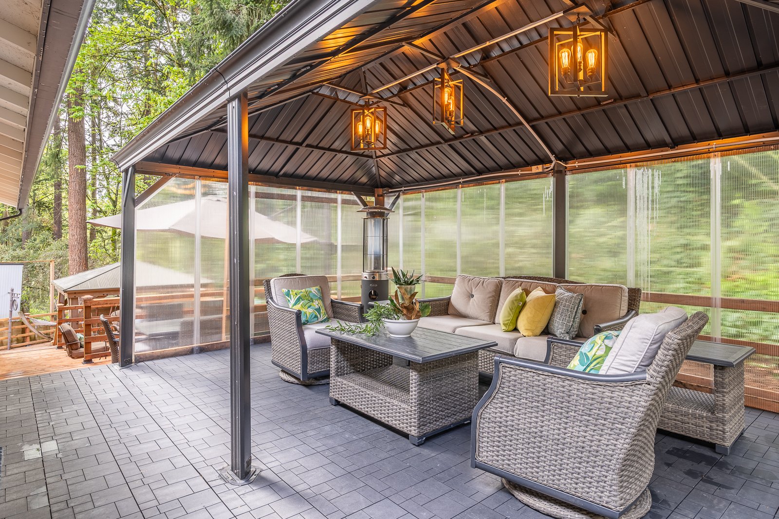 Enchanting Kirkland Hideaway 