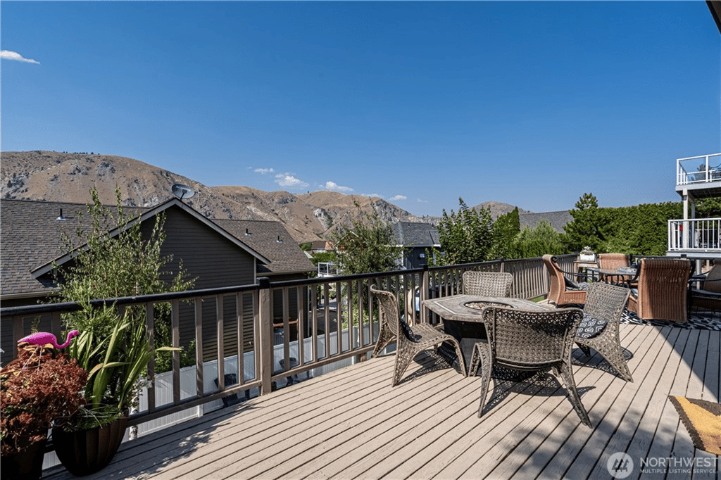 325 W Emerson Dr