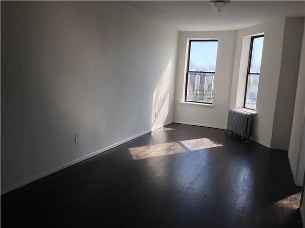 931 Putnam Ave 1