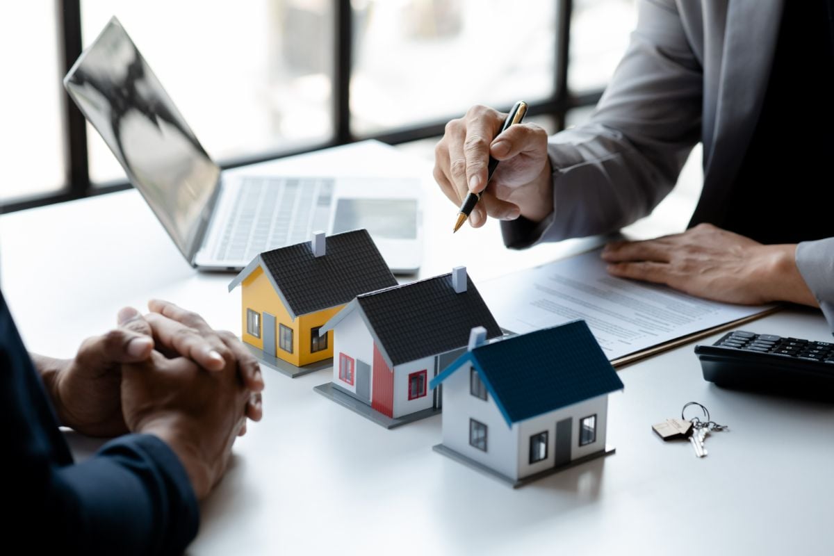 How Real Estate Market Trends Influence Home Buying Decisions