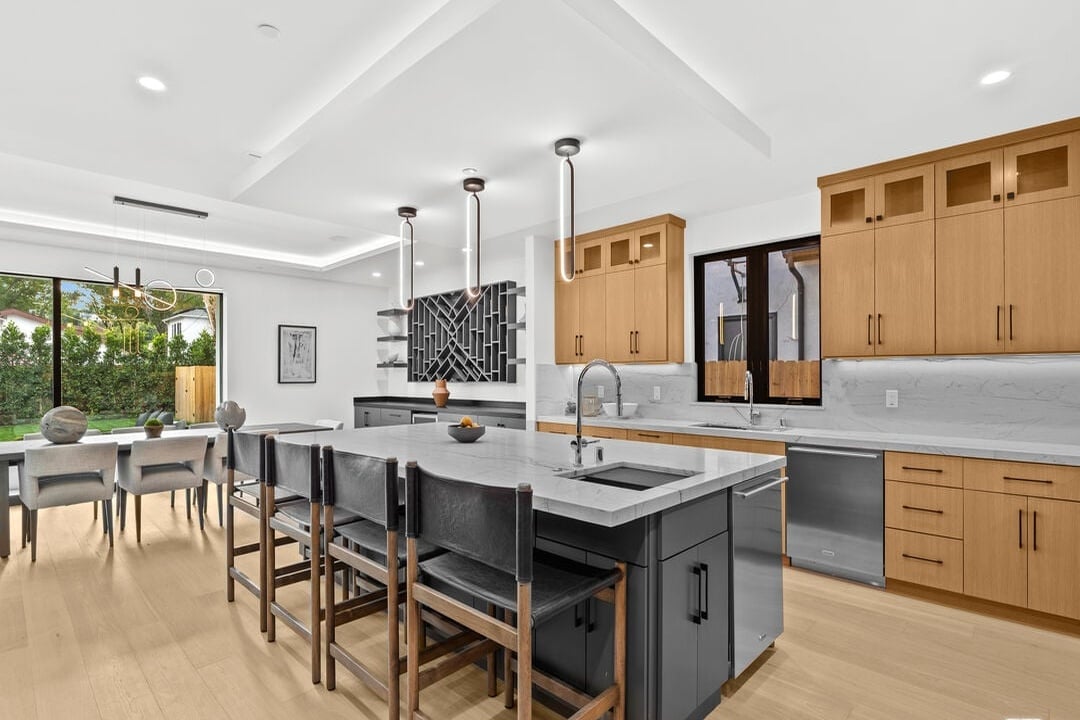 Castle Heights Pl, 90034