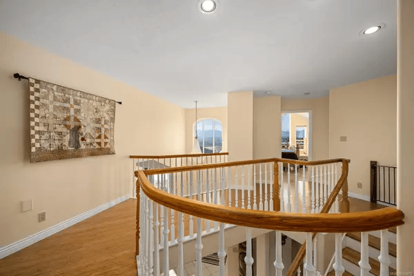 1418 Valley View Dr