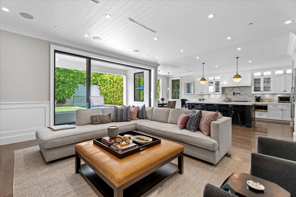 5 ★ 5 En Suite Luxe Stunner in Studio City