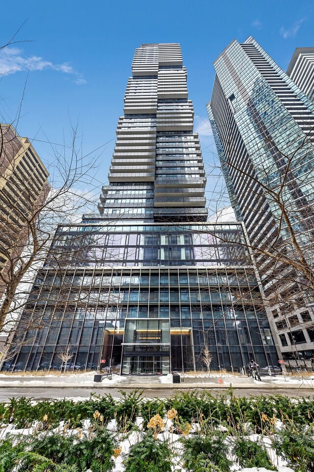 55 Charles Street E Unit: 2604