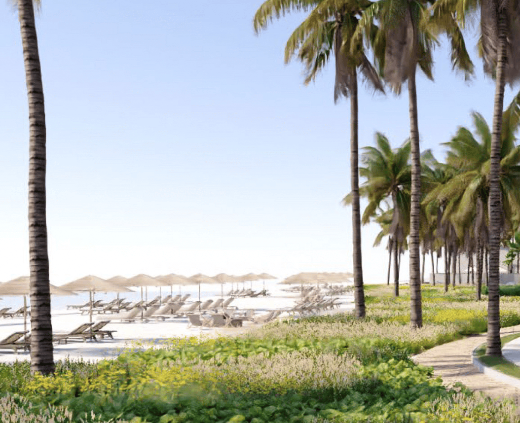 A Gulf-Front Setting That Defines the Experience