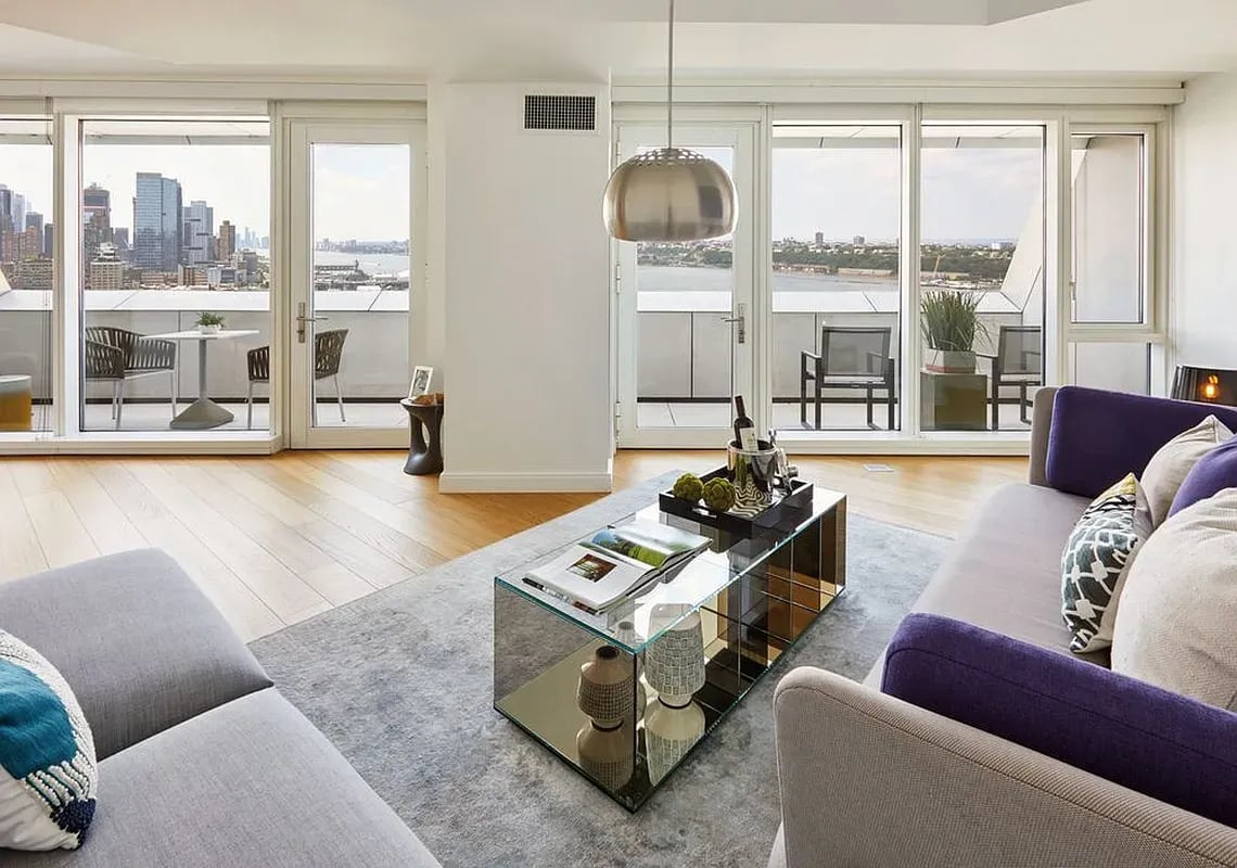 57 625 W 57th St #2206