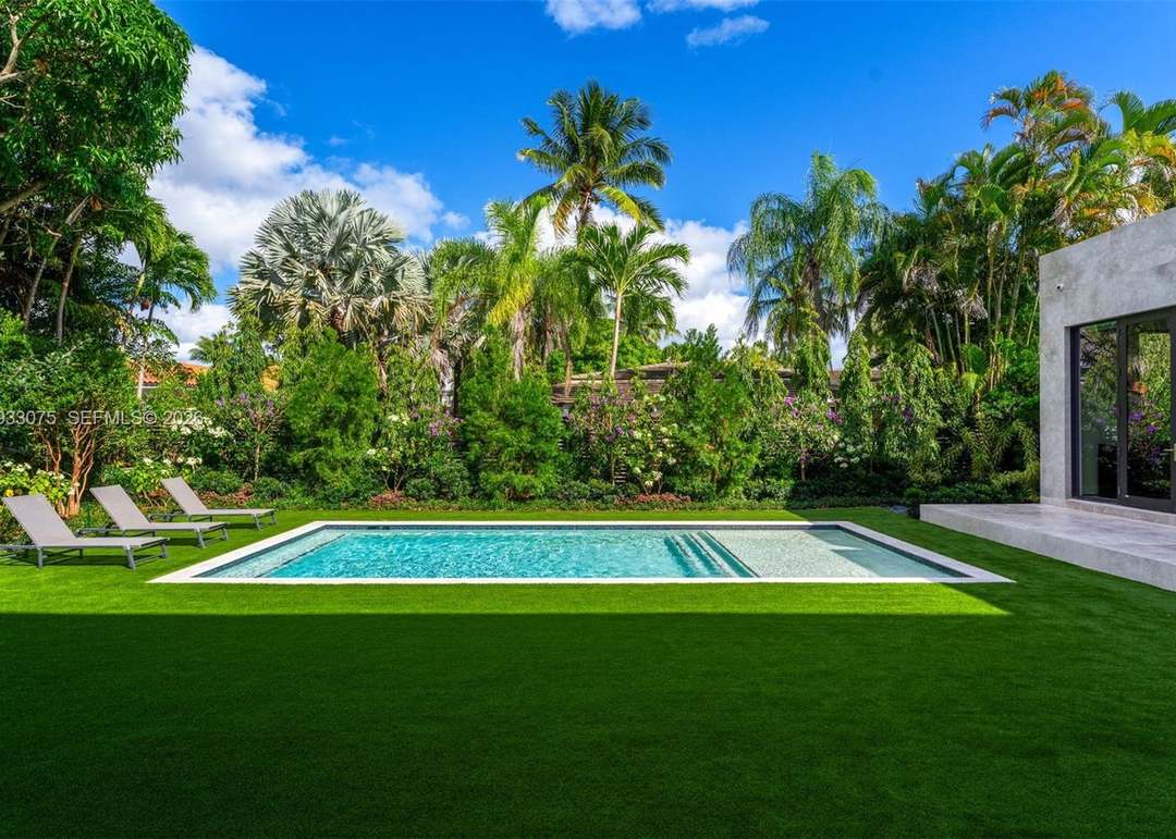 661 Melaleuca Ln