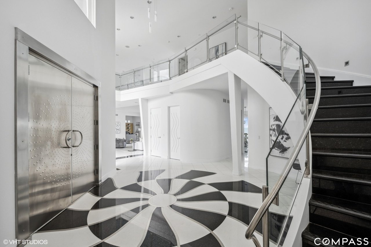 25 Aspen Ln