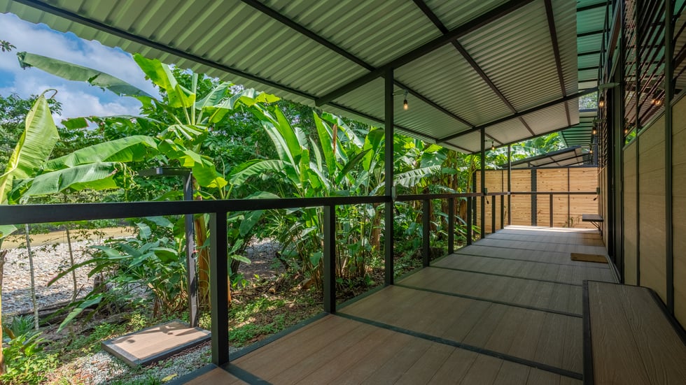 Riverfront Surf House in Playa Dominical Walk to the Beach