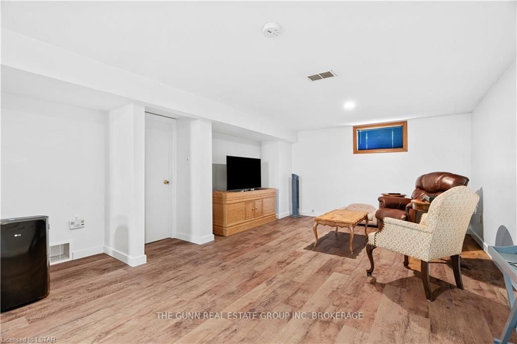 382 Colville Blvd