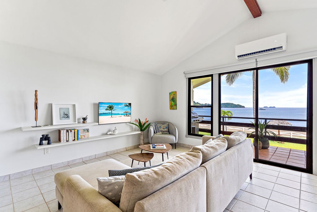 Pacific Beach #10 | Fully Renovated One-Bedroom with Panoramic Ocean & Marina Views
