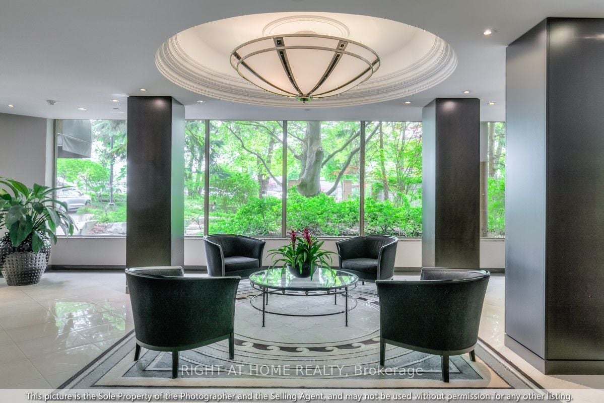 PALACE GATE PENTHOUSE 