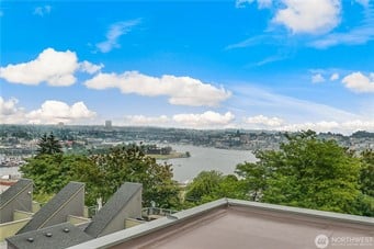 559 McGraw Street #202