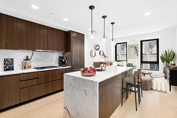 242 Broome Street Unit: 8B